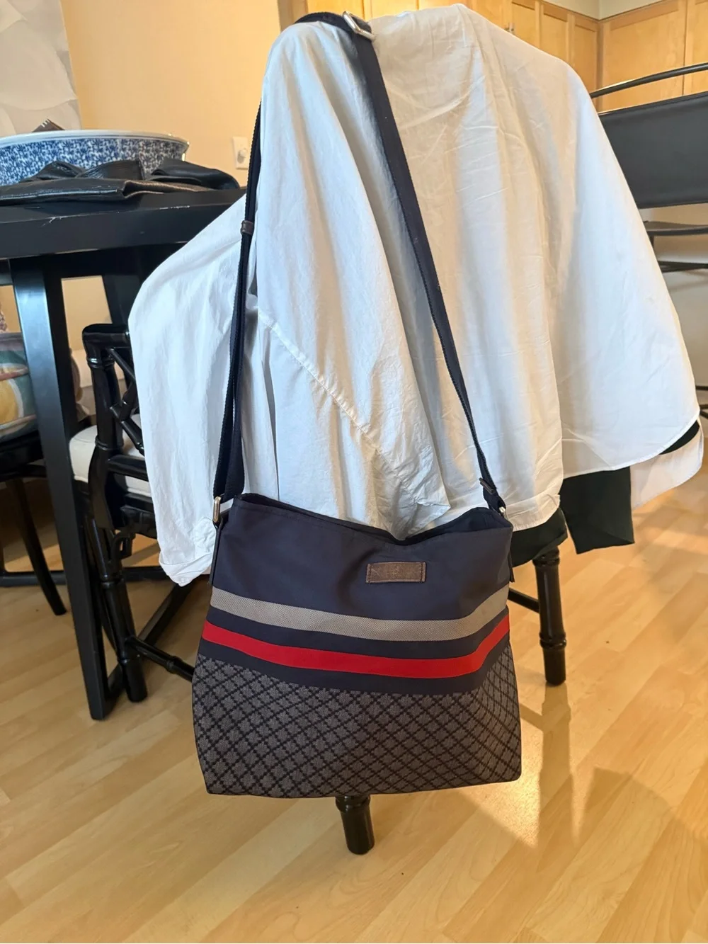 Gucci unisex Messenger Bag in Navy, Red, Gray
